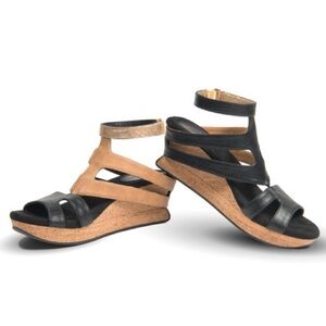 NWOT “Fabia" Low wedge T-strap reversible sandal